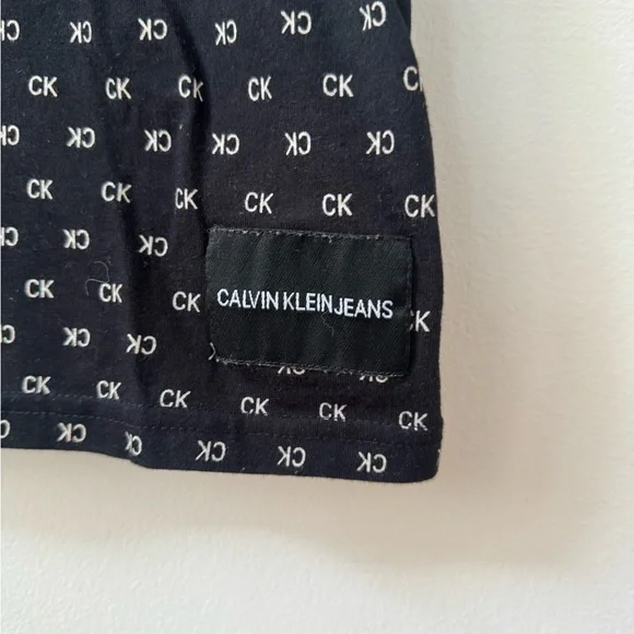 Calvin Klein Monogram T shirt - Picture 3 of 4